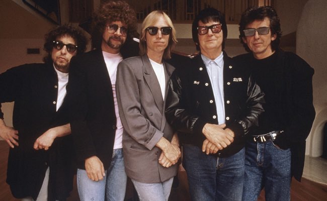 The Traveling Wilburys

(Bob Dylan, Jeff Lynne, Tom Petty, Roy Orbison, George Harrison)

#TheTravelingWilburys

#BobDylan, #JeffLynne, #TomPetty, #RoyOrbison, #GeorgeHarrison