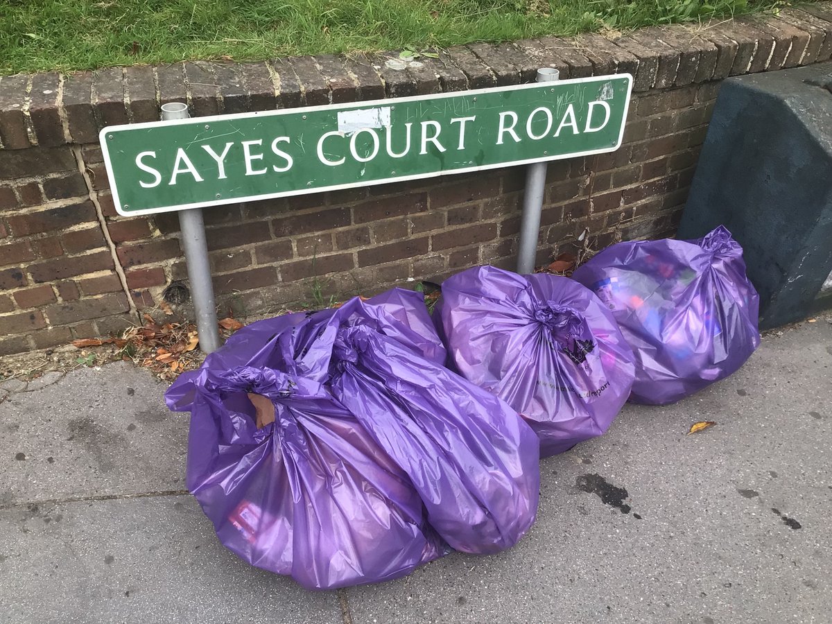 orpingtonlabour's tweet photo. Another fantastic day campaigning and litter picking up by #StMaryCray Station, Sayes Court Road & Chipperfield Road.
Plus damage to local street signs reported, and other housing issues being taken up.
#StPaulsCray https://t.co/LgHKJK0PyQ