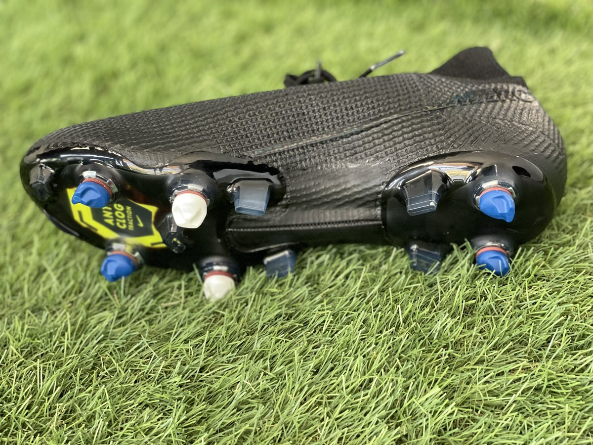 SmartPowerstud's tweet image. Bon match aux Marseillais ce soir. Le bleu et blanc se retouve sous tes chaussures ? Ca vous plait @stevemandanda1 @matteoguendouzi @payetdimitri27 #olympiquedemarseille #om #omasse #ligue1ubereats #cramponsdefous #smartpower