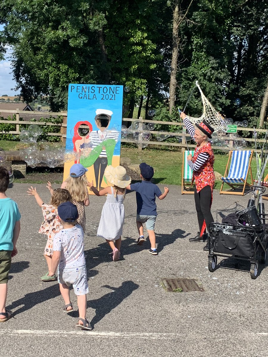 Who has been playing in the bubbles this afternoon?  

Live music, popcorn , football, donkeys and more at the Community Centre zone 🏖