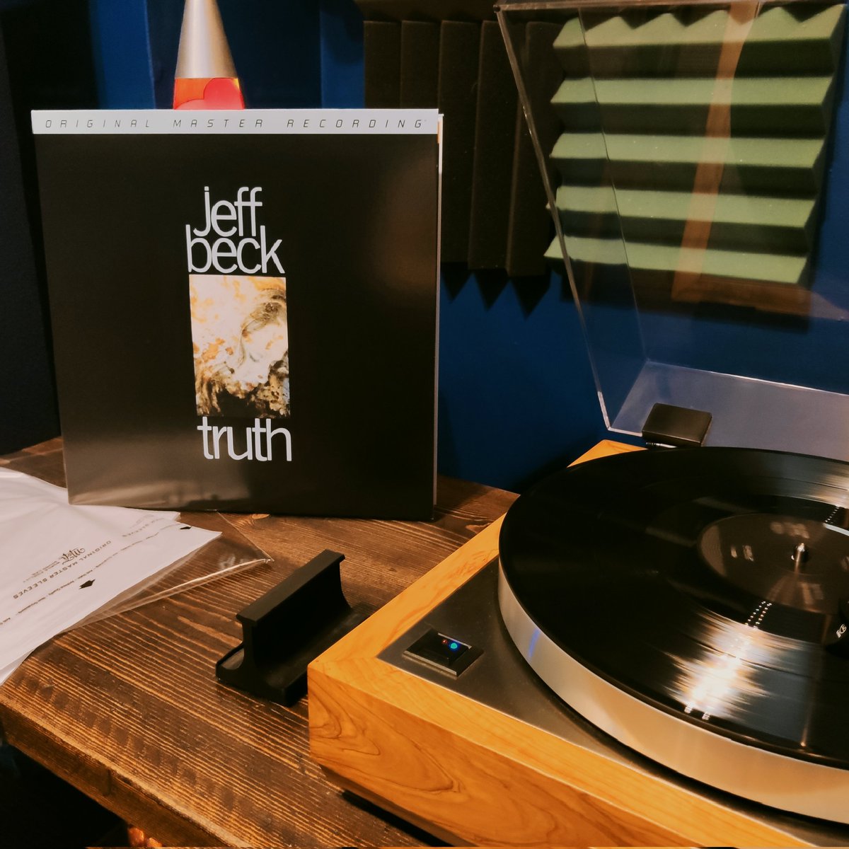 WOW! This pressing is absolutely unreal. I must have heard this album hundreds of times, various forms and pressings, NEVER has it sounded close to this. Just unbelievable <a href="/mofisoundlab/">Mobile Fidelity Sound Lab</a> 

#vinyl #vinylrecords #audiophile #vinylcollection