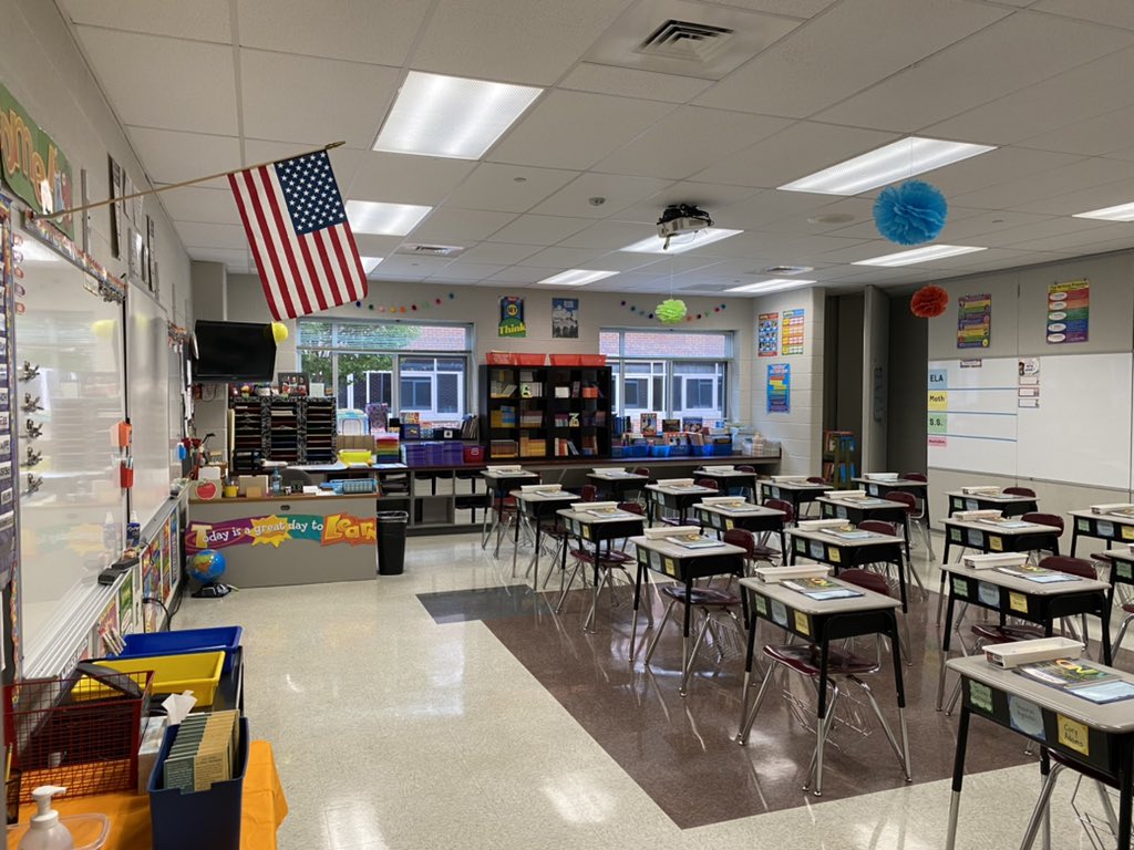 Thank you to all my special helpers who helped me pack up my old classroom, unpack, and set up my new room in 5th grade all within one week. It was no small feat! Fingers crossed we stay in person all year🤞🏻I hope everyone has a safe and healthy school year😷😁