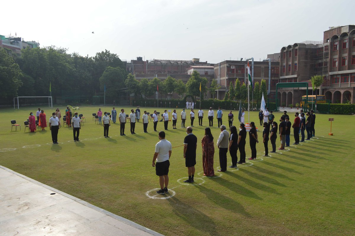 Ahlconpublic1's tweet photo. National Sports Day was celebrated as a tribute to Major Dhyan Chand. The participants from Ahlcon Schools showed great enthusiasm and participated with true sportsman spirit. @ashokkp #y_sanjay @PublicAhlcon @MamthaSays @pntduggal @GanguliKuhu @sunita_rajiv @ministryofsport https://t.co/S1FzxuhBxl