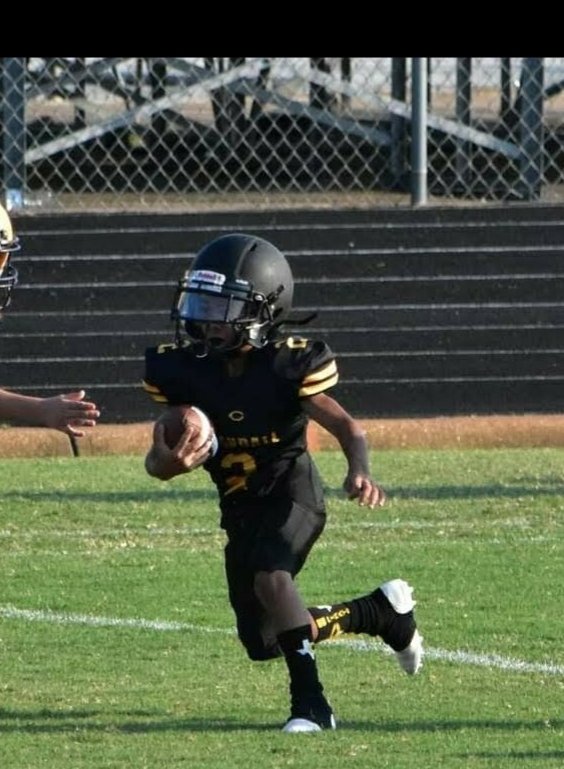 WestJamari2029's tweet photo. Now that big bro @west_jamonte and his team have had their fun, it's our turn. Crandall vs. Community tonight at 8. #piratepride #TOI #IOO #LOS https://t.co/sRmdbUhBlS