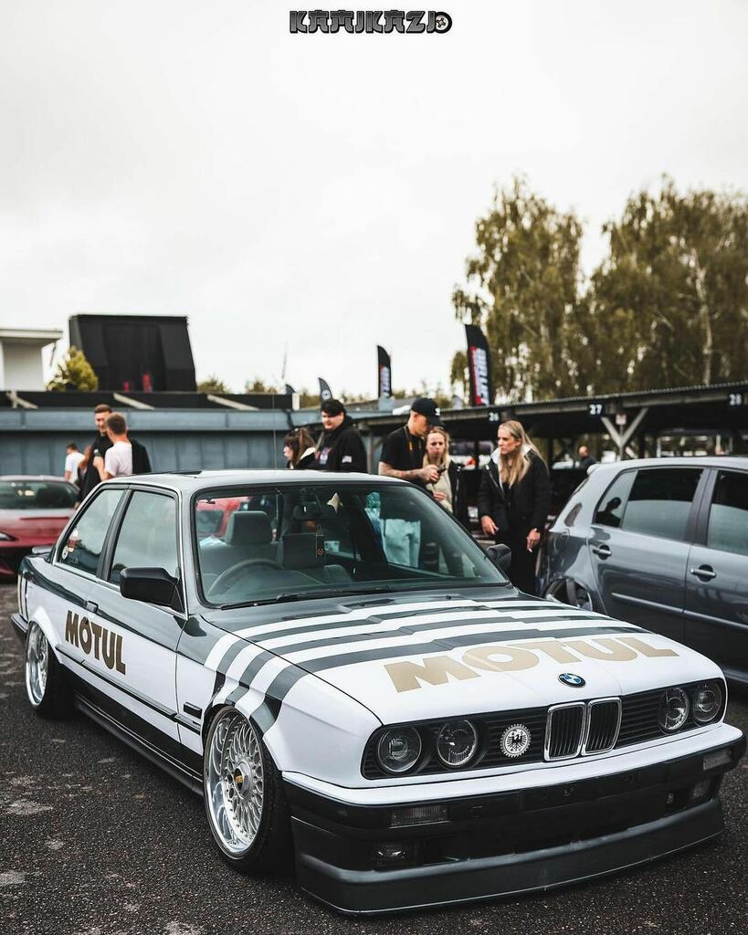 LoweredLife's tweet photo. This thing ๐
๐ธ @e30_ben @kamikazi_mk2 #loweredlifestyle
.
.
.
#bmw #3series #e30 #makeacvlt #stance #static #airride #stanceworks #bmwstance #fitment #london #essex #dolphingrey #e30stance #low #e46 #e36 #bmwnation #bimmernation #m3 #bmwgram #classโฆ https://t.co/CcZZp1rCDf https://t.co/fe8efhoU5k