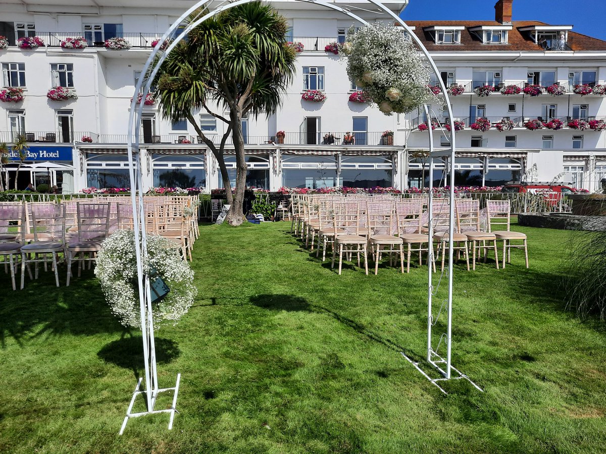NoStringsJersey's tweet photo. How beautiful is this? Such a lovely setting for this afternoon's wedding 👰💍🤵‍♂and the weather was stunning too. 🌞 https://t.co/EIn6cMfV0c