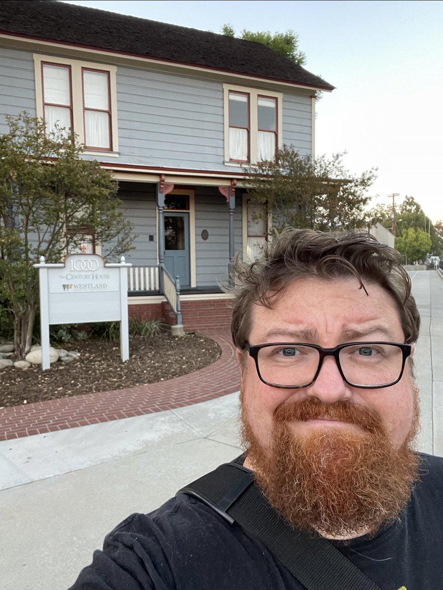 KillStreakPod's tweet photo. Mike at the Michael Myers house in South Pasadena, CA. New Halloween episode drops on Monday. 
#totally #MichaelMyers #halloween1978 https://t.co/KBLHaIiBYm