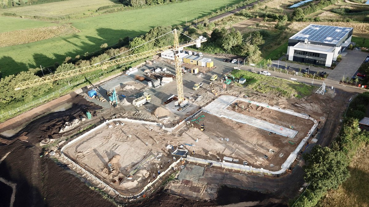 +++ BAUSTELLE ALTUELL +++

Seit dem ersten Spatenstich hat sich auf der Baustellen unseres Neubaus so einiges getan 🚧🏗🔨 und aktuell liegen wir sehr gut im Zeitplan 🗓

Wir wünschen euch allen ein schönes Wochenende. 😎☀️