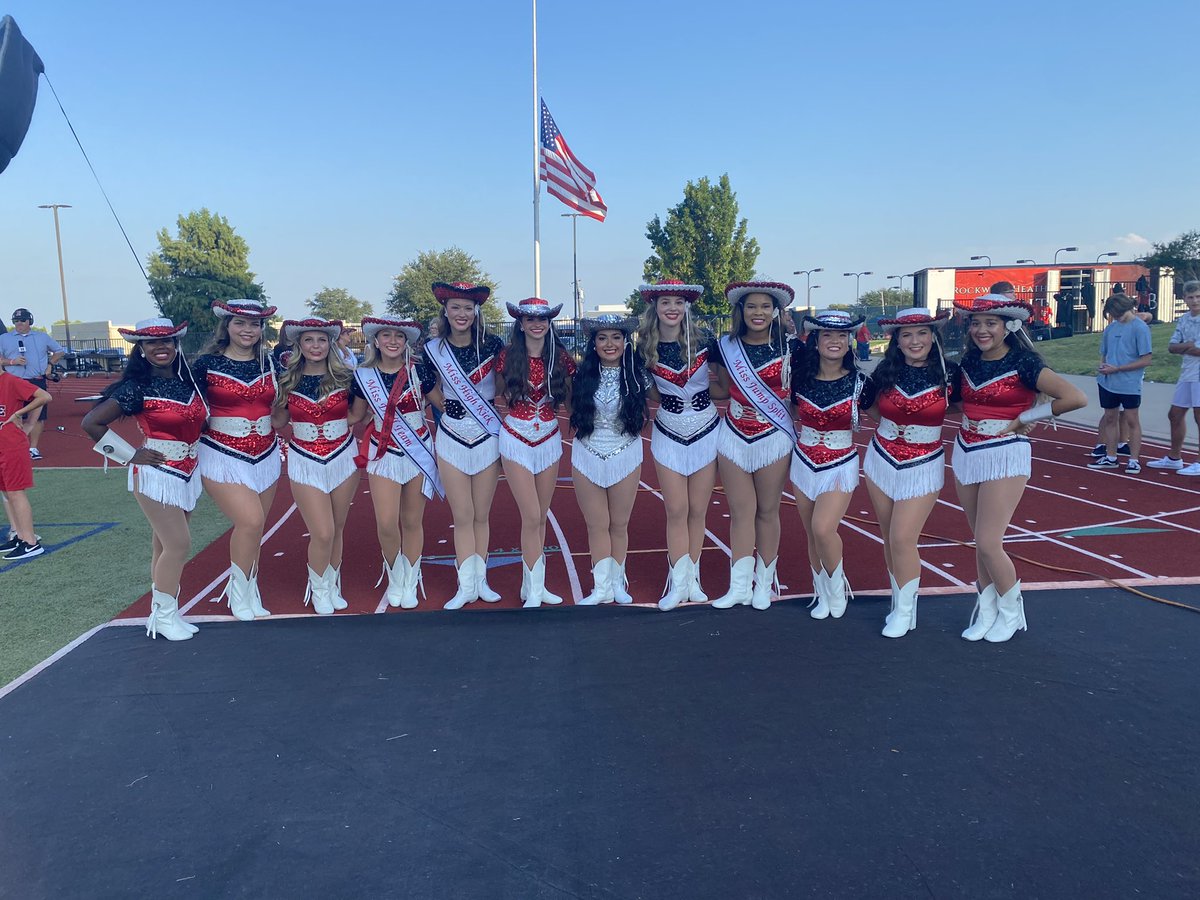 Honoring our Highstepper seniors at senior night at their last first home game🤍
