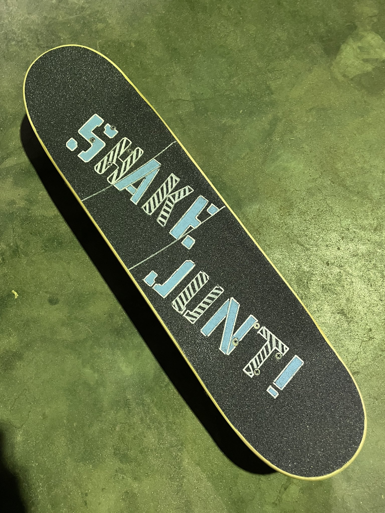 WILLY SANTOS スケボーデッキ　7.25 mobグリップテープ付き WILLY SANTOS スケボーデッキ 7.25 mobグリップテープ付き