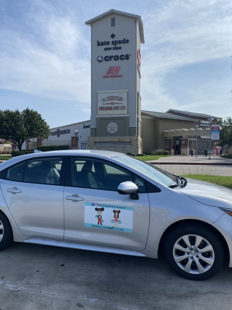 shopminniemart's tweet photo. Letβs go shopping! Tune into our IG page for live shopping experience #disney #disneyoutlet #disneyworld #disneyland #texasroadtrip #disneyroadtrip https://t.co/TwvfKIMGYR