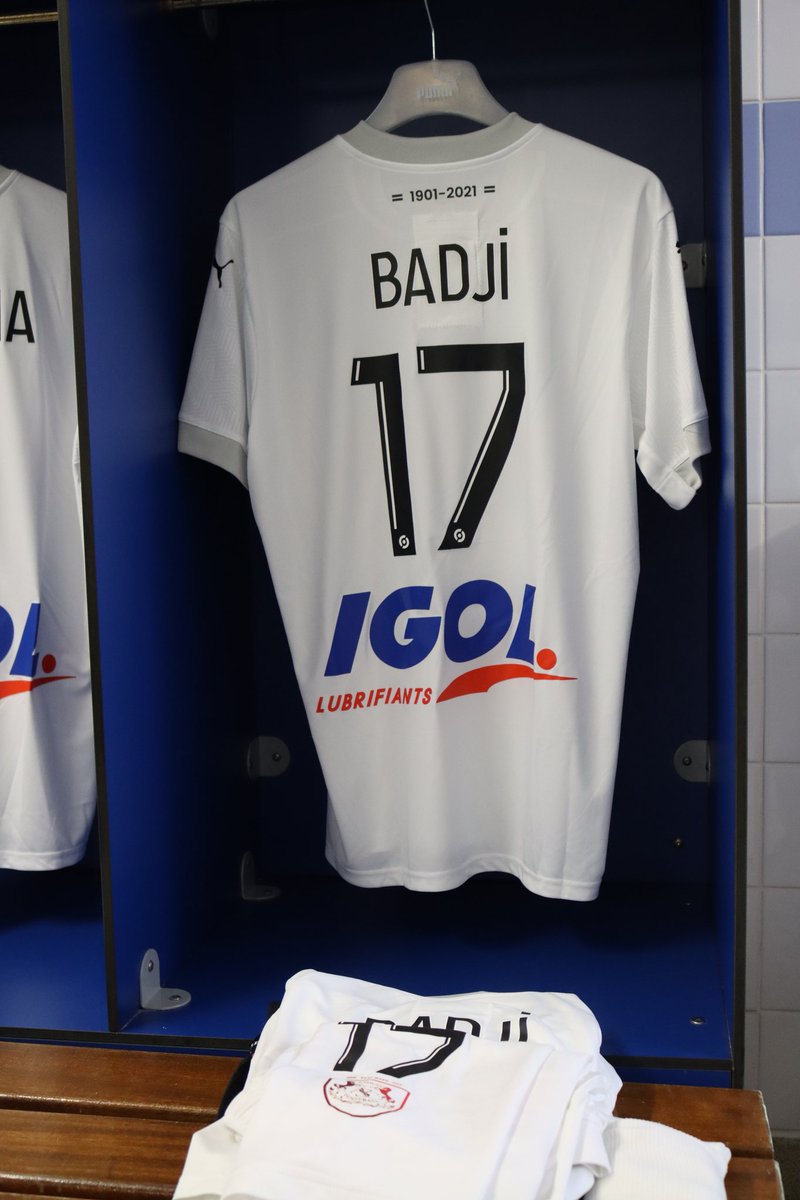 AmiensSC's tweet photo. En 𝗯𝗹𝗮𝗻𝗰 ce soir ! ⚪ 

#FiersDetreAmienois ⚪⚫ https://t.co/Y1WargQB4g