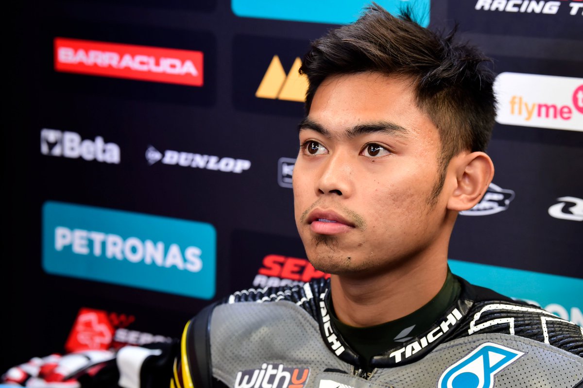 PET_Motorsports's tweet photo. Saturday's done for @sepangracing and what a day it was! We can't wait for tomorrow when our @PETRONAS Fluid Technology Solutions will once again give the team the #PowerToMoveBeyond ⚡
#TheEnergyWithin #MotoGP #BritishGP https://t.co/huYZTfaFOt