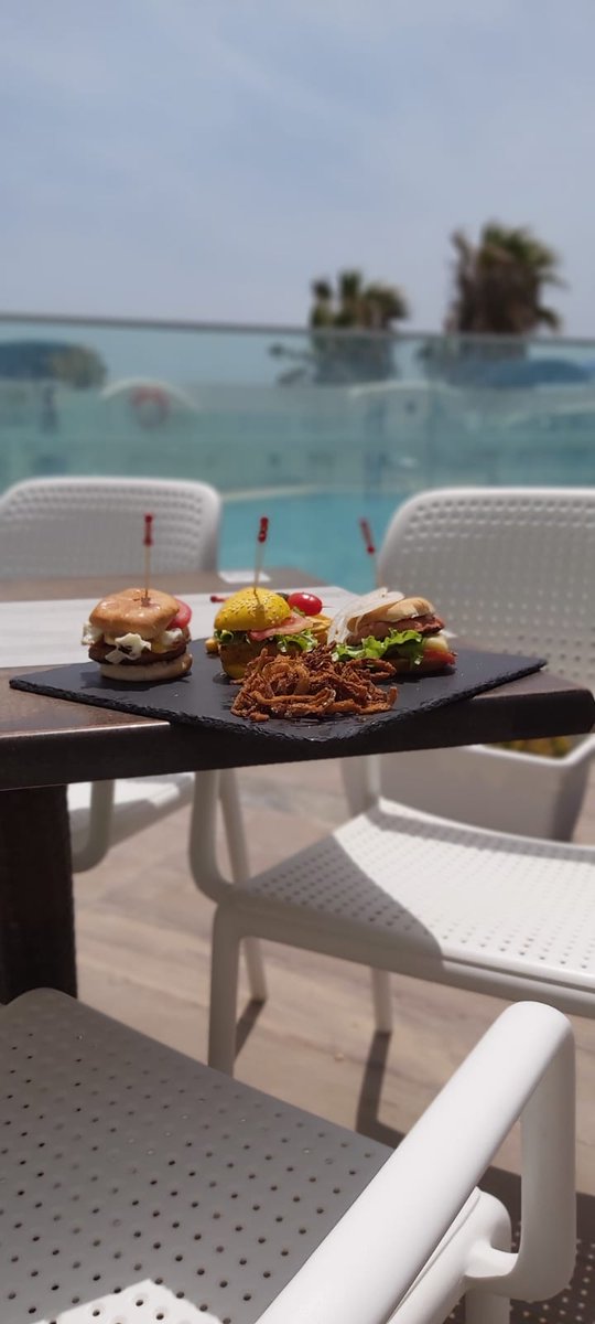 We invite to try our special MiniBurger Today! SantaBarbaraGolfandOceanClub Celebrate with us the #internationalburgerday You have time, this special offer will be available all weekend #diamondresorts #LifeAtDiamond #Dperfectservice  <a href="/victorgilrm/">Víctor Gil</a>
 <a href="/DanielSbg/">Daniel Barcelos</a>
 @Radha_SBGOC