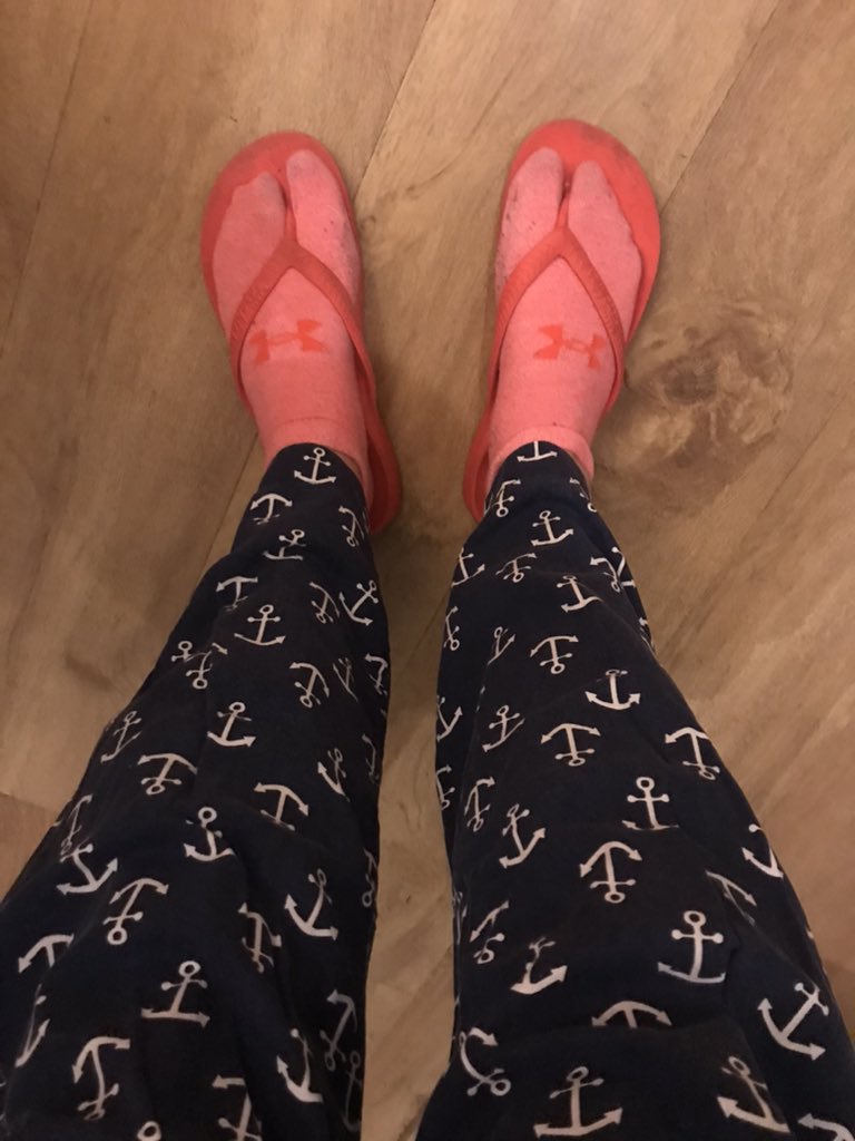 _JFlorence's tweet photo. A head full of snot and orange socks with flip flops. This is the level of misery this head cold has come too..!! I don’t do ill (no, I don’t have the ‘VID, tested negative twice, just a good old fashioned cold 😪😪). #grumpy #ivegotacold https://t.co/UISKBZjeJi