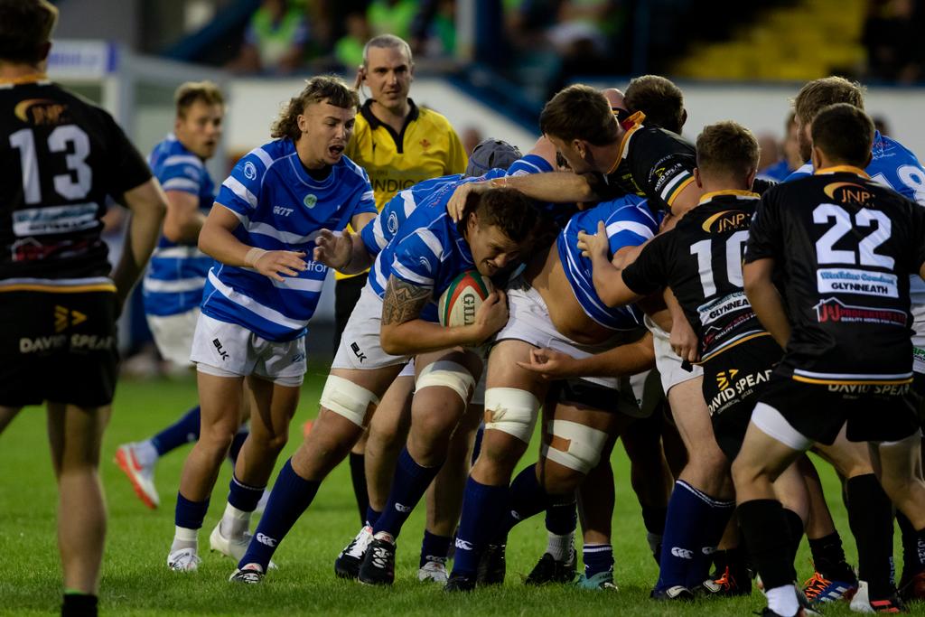 theordinaryman7's tweet photo. @bridgendravens the rolling thunder of the pack.
Smashing the opposing team.
#rugby
#rollingmaul
#drivingon
#bridgendravens https://t.co/x7tHAcxsNg