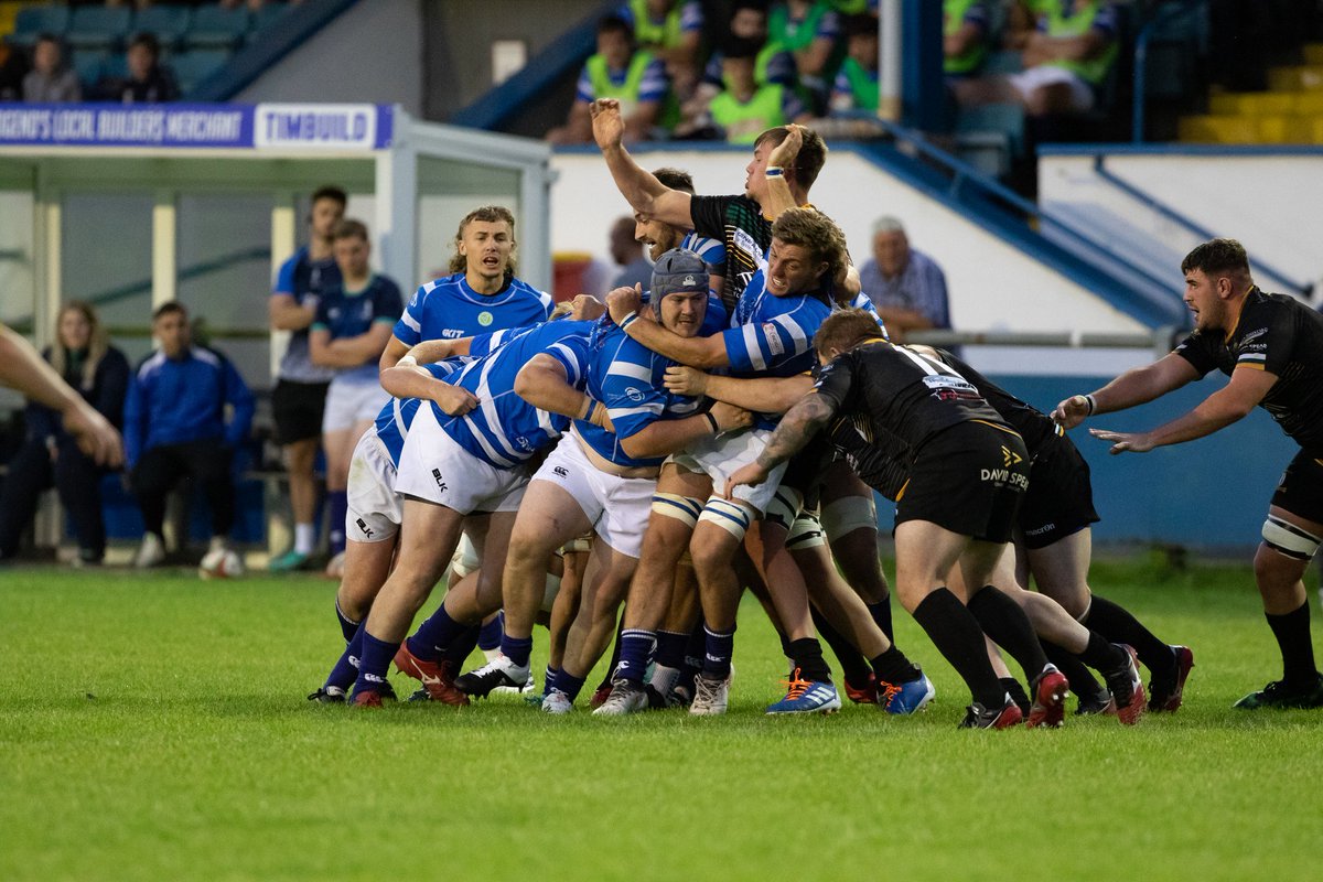 theordinaryman7's tweet photo. @bridgendravens the rolling thunder of the pack.
Smashing the opposing team.
#rugby
#rollingmaul
#drivingon
#bridgendravens https://t.co/x7tHAcxsNg