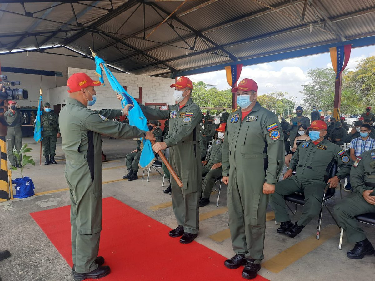 JSilvaAponte's tweet photo. 🇻🇪 #Ahora En el edo. Lara, desde @Balanda_AMB, Cuna de Cazadores, en perfecta unión y mística militar se llevó a cabo el acto de transmisión de mando del GAC N°12 @Grifos12Amb y el @epabalanda, quienes a partir de hoy estarán al mando de sus nuevos Comandantes garantes de paz. https://t.co/L0yF3IgmCU