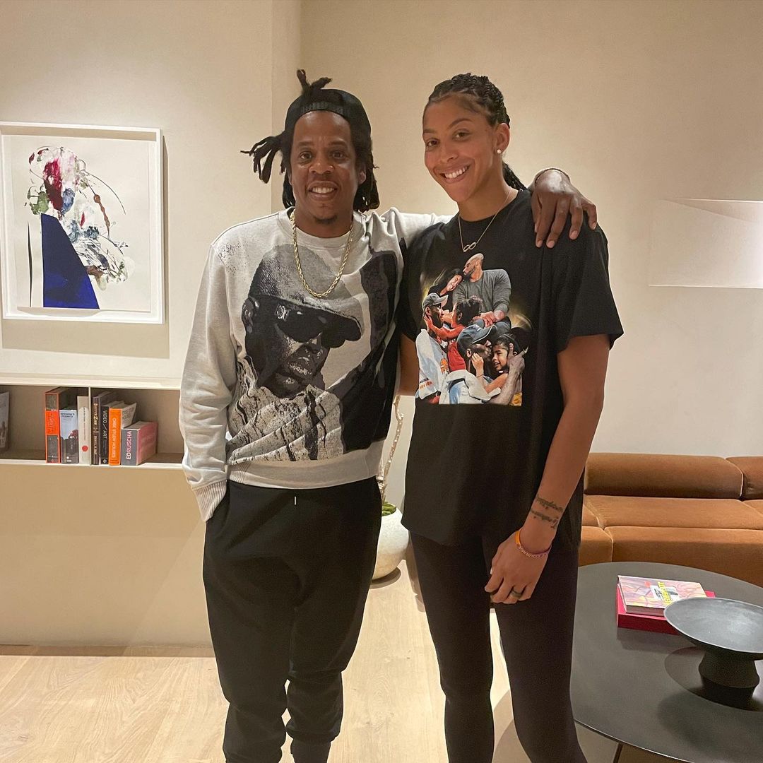 A lot of GOAT talk in one picture 🐐

(via candaceparker/IG)