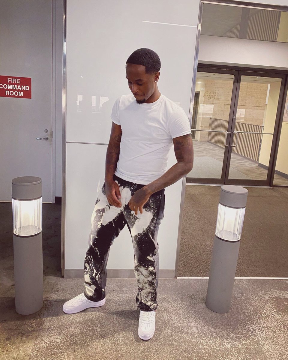 DaylonFUTB's tweet photo. Triple 7s on the denim but still rock a plain jane 🤧🦇 https://t.co/eozOCfCBfX