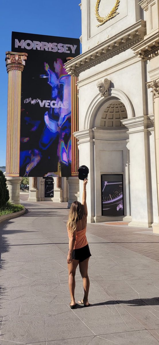 Vegas is yours for the taking ⚡️🖤☀️#vivamozvegas #LasVegas @officialmoz @ColosseumatCP @CaesarsPalace