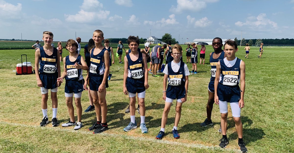 XCMalyTrack's tweet photo. First race of the season and it was a hot one! 🐾🥵 https://t.co/5kgWBQ8WhQ