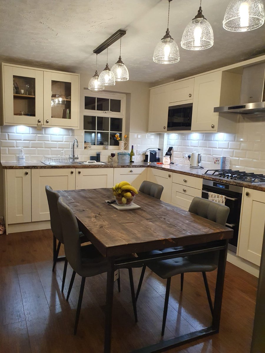 JRTroughton's tweet photo. Super happy with the new kitchen.
Also, that table? Yes! It's an extender! #partridgequotes https://t.co/TrGO8FkUnp