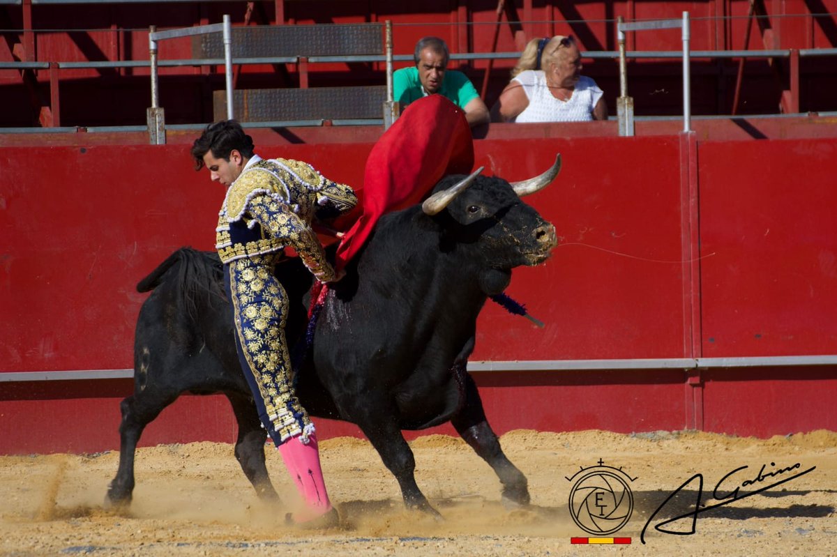 🟢OROZKO🟢
1°. SILENCIO para CARLOS OLSINA ante el astado de FERMÍN BOHÓRQUEZ.
📷 Antonio Gabino (ANFT).