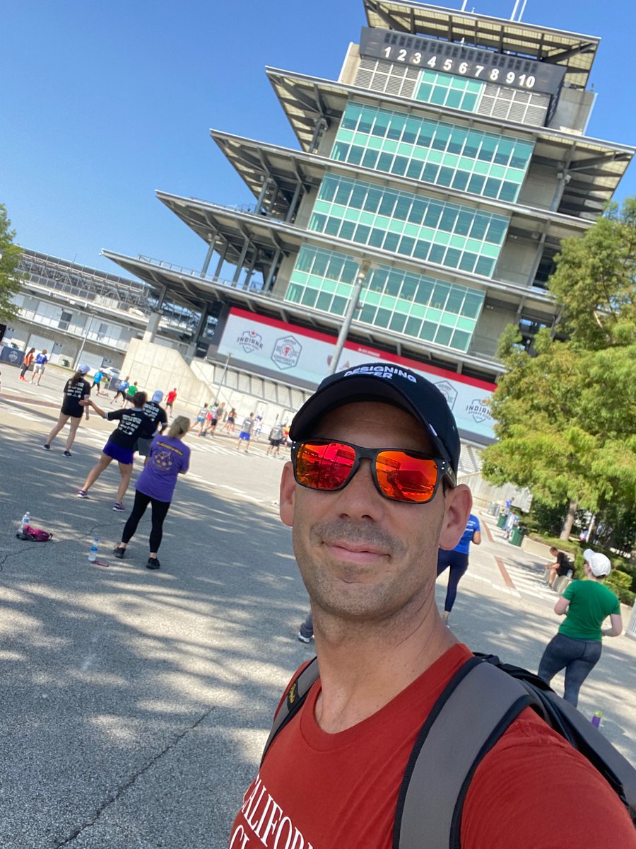 Thank you <a href="/IndSportsCorp/">Indiana Sports Corp</a> corporate challenge today. #ceoselfie #sportscorpchallenge

#teamShelfAwareness