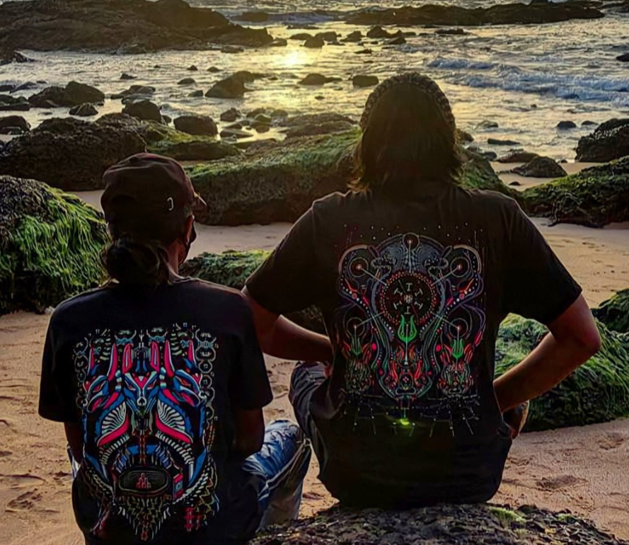 RycheArt's tweet photo. More of my tees out in the wild 🙌... #ultratribe https://t.co/200IXQfZE2