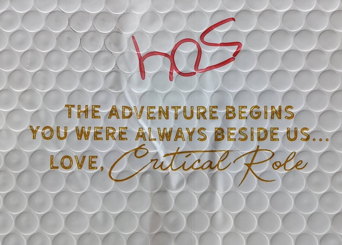 bl8's tweet image. Yesterday my backer rewards for  #TheLegendofVoxMachina arrived.
Even the bubble wrap packaging is beautiful !
Thank you @CriticalRole !