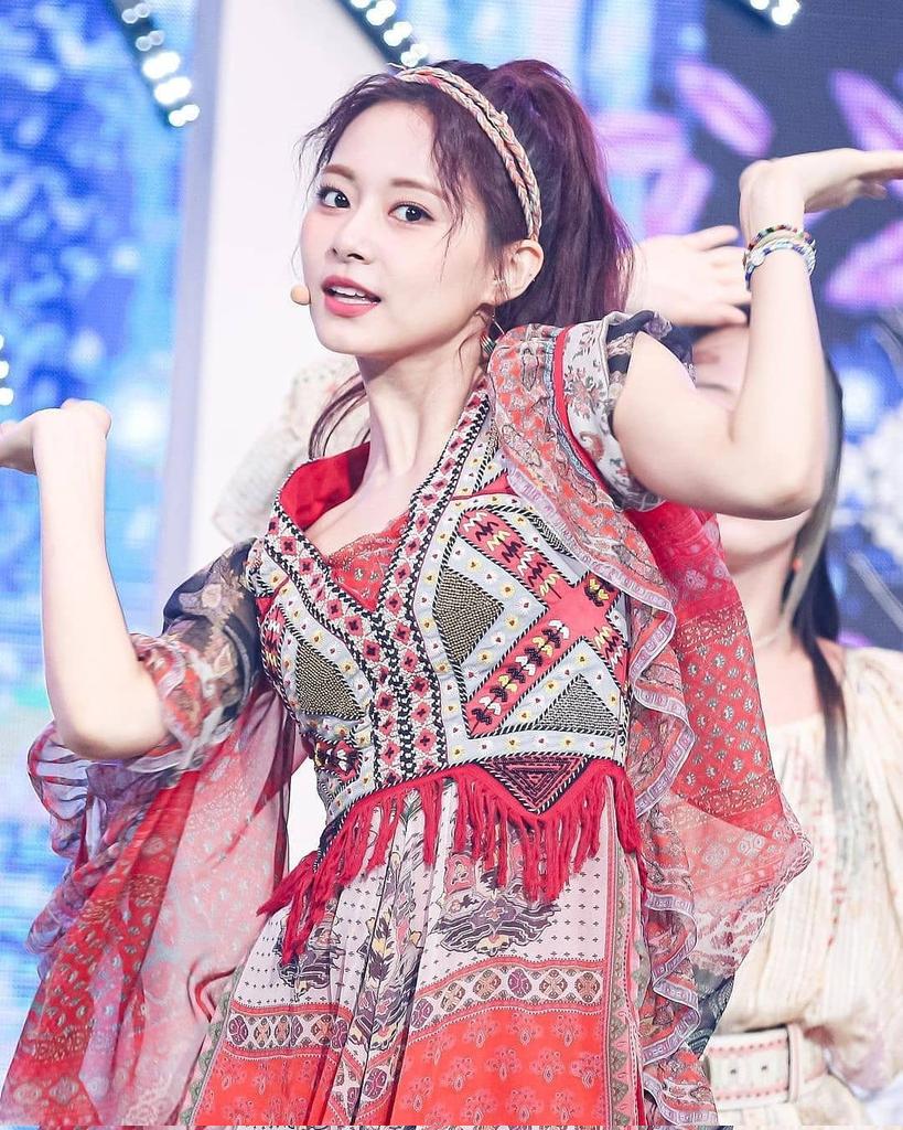 tzuyube's tweet photo. Stunning visuals,oh my goodness,is she the goodness?;
#tzuyu #twice #jyp https://t.co/oEvPcouzmD