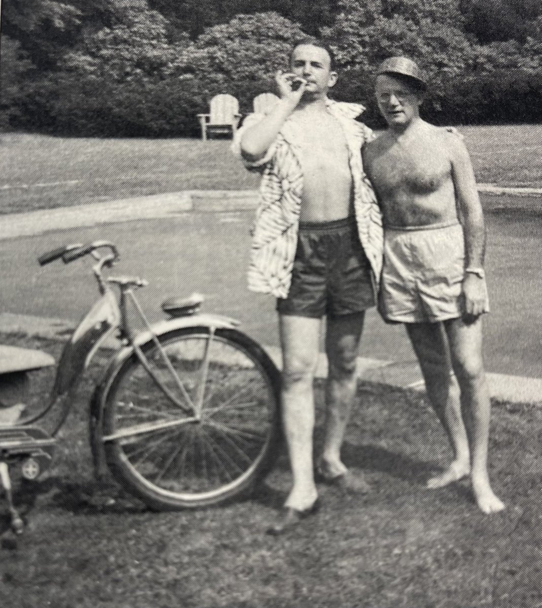 FNetterMD's tweet image. On a hot day like today, it’s nice to think about Dr. Netter by the swimming pool at Folly Farm, his Muttontown mansion in Long Island. Here he’s pictured with medical school classmate Max Som, c. 1950. Learn more about Netter’s life in his biography: fnettermd.com
