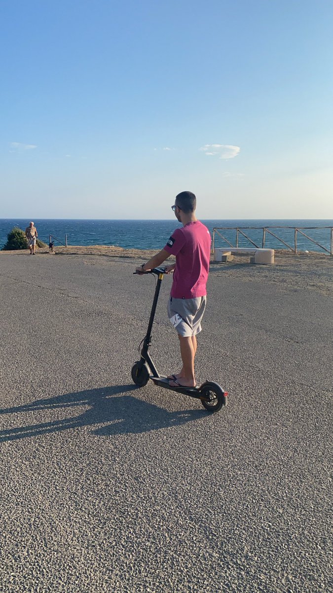 e_nervo's tweet photo. Primo giorno di vacanza con l’amico della patente #monopattinotime #solocosetop #sololive  @002Vin https://t.co/SVsFeUA4Tk