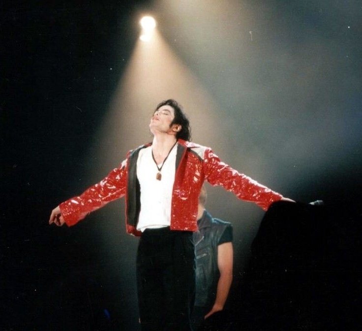 golden_s7ar's tweet photo. Te celebro hoy y cada día. Te amo 💜

#CelebrateMichaelJackson https://t.co/qCsMVmxoSD