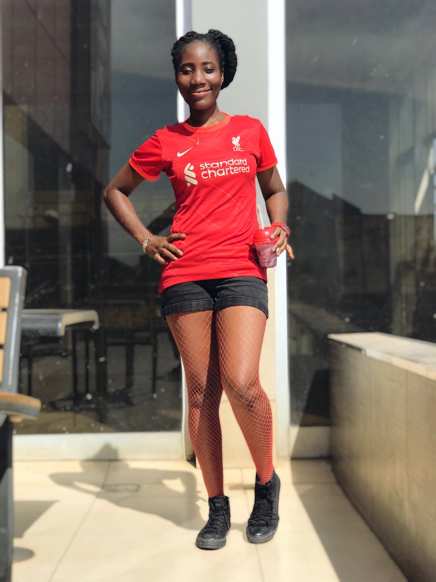 writer_esther's tweet photo. It’s time and I’m ready for the match.
#LIVCHE #YNWA #COYR #Anfield #BringItOn #JFT97 #JFT96 #PremierLeague #LFC #fitnessgirl #proteinmilkshake #vvd 🔴❤️ https://t.co/7YjIBScmsd