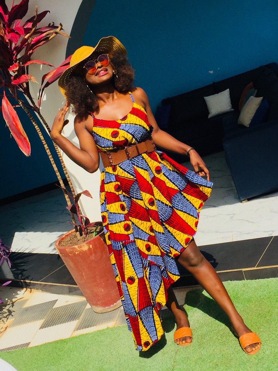 LSvirtualshop's tweet image. L’été est sucré avec @LSvirtualshop 

📌Cette pièce est unique 

Vous pouvez passer vos commandes DÈS MAINTENANT, en bénéficiant d’autres modèles de wax sur mesure à votre taille!

🏷Robe: 8000fcfa + livraison gratuite (Rufisque uniquement)
@Goraaa_Mb_ @KinG_MbenGa