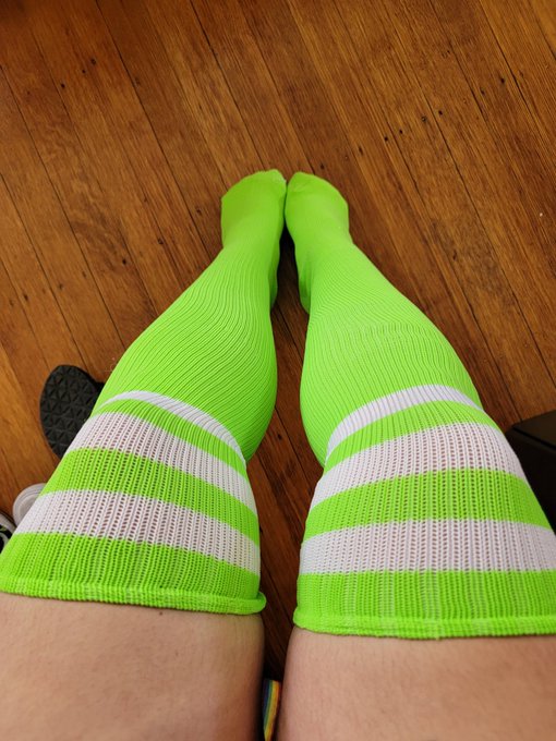 Is there anything better than new thigh highs? 😍 https://t.co/xu1kPLgmfu<a href="/tag/tummytuesday"class="tags"><span>#tummytuesday</span></a>