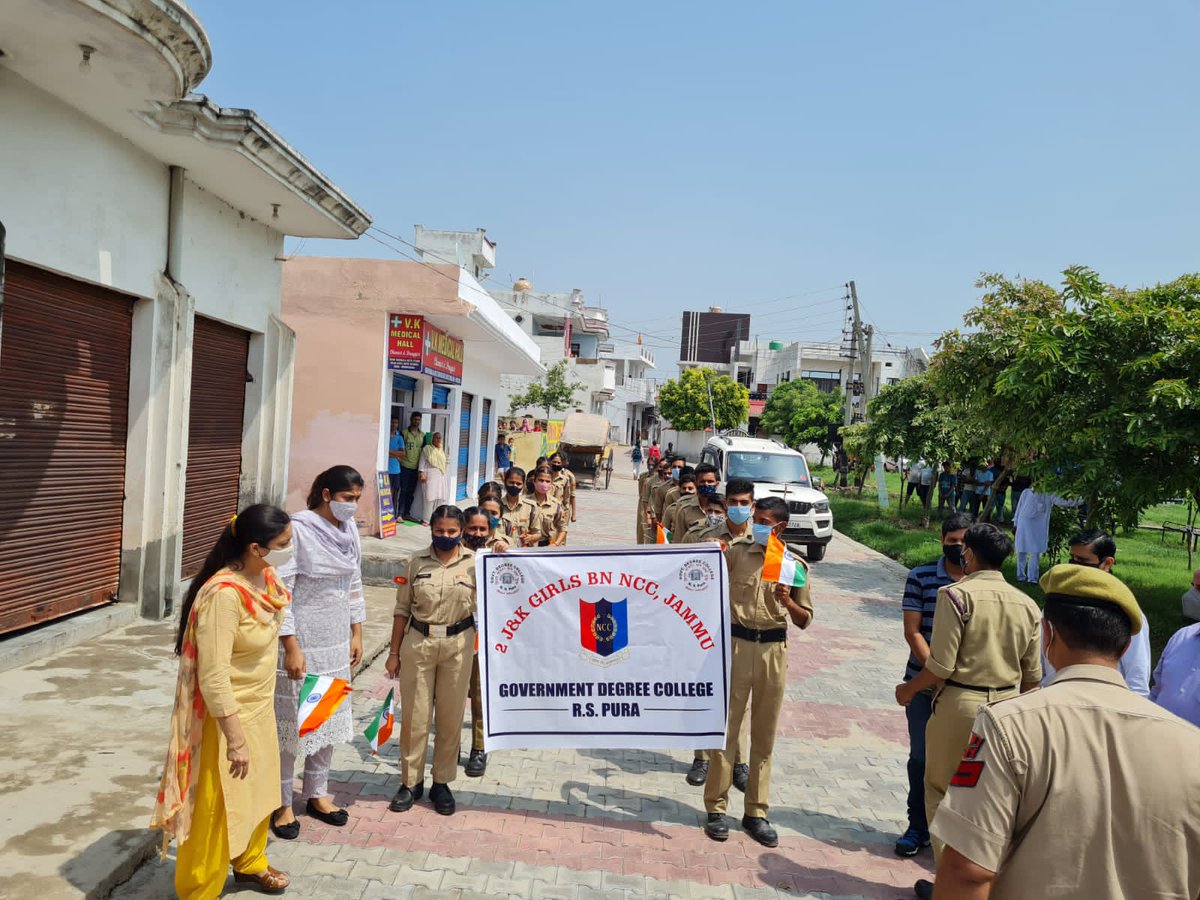 GDC_RS_Pura_NCC's tweet photo. A 2km freedom run flagged by DDC chairman Mr.Bharat Bhushan in which NCC SW Cdts of GDC Rs Pura participated under the guidance of ANO Lt.Shaveta Choudhary and Field Outreach Bureau, Ministry of I&amp;B and Govt.of India.
@DteJKL
@HQ_DG_NCC
@Rajnathsingh_in
@adgpi 
@RanjanMahajan6 https://t.co/wuDaAllhfg