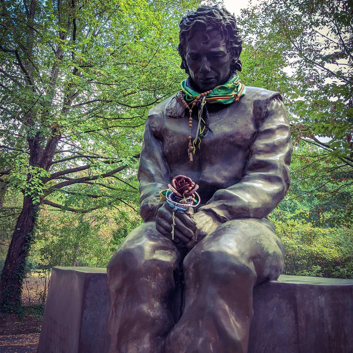 Manuzzo24's tweet photo. Magic Place #SennaSempre #AyrtonSenna #Imola ❤️ https://t.co/hGTyBn0Rl8