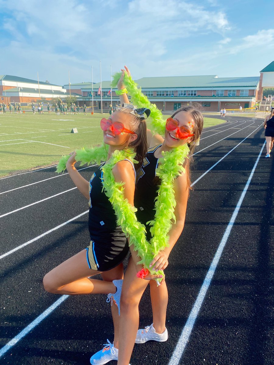 sj_cheer's tweet photo. It was a good night. 💚💛📣💛💚 https://t.co/Rei0wl6iMh