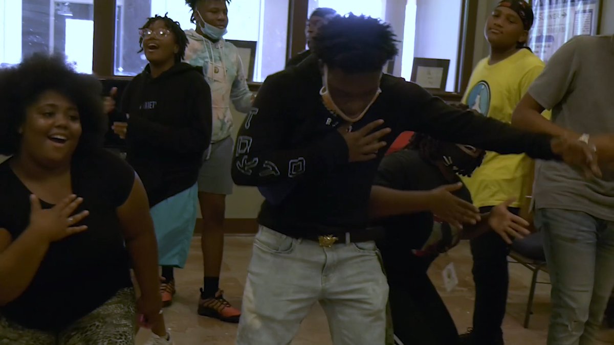 etic_tillcenter's tweet photo. To mark the the anniversary of the murder of #EmmettTill, we are lifting up the young people in #TallahatchieCounty and using the arts to help process tragedy. Join us TONIGHT at 7pm CT for a screening of #SunflowerCounty #FilmAcademy's An Army Rising Up. https://t.co/fM5a9QlBU2 https://t.co/HfS23Jwzo5