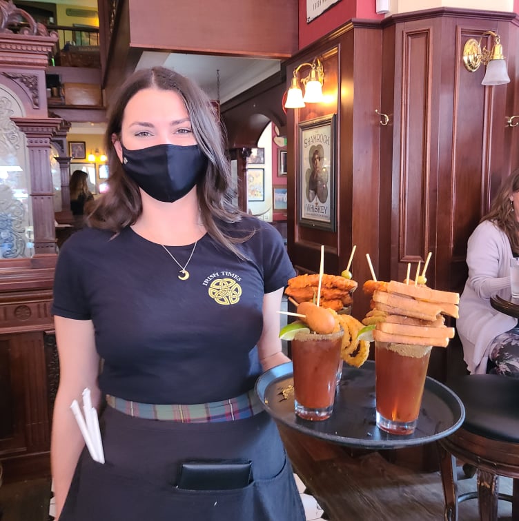 irishtimespubbc's tweet photo. This is how we 'brunch'! Our Ultimate Caesars are piled high with a corn dog & onion rings, grilled cheese & fried pickles, or chicken strips & jalapeño poppers.
#caesar #brunch #corndog #jalapenopopper #ultimatecaesar #brunch #lunch #irishpub #irishtimespub #snacksonsnacks https://t.co/zjYxhRuP5w
