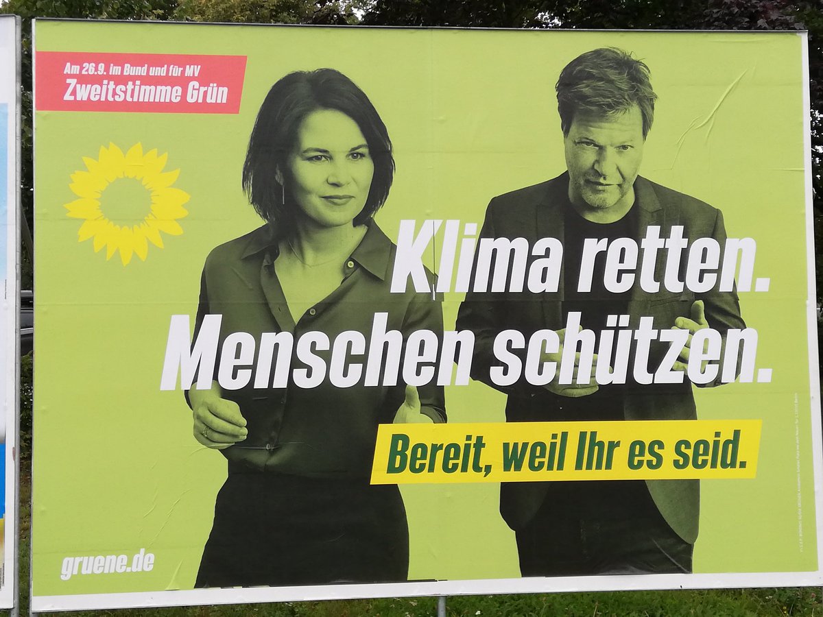 An den Plakaten der Grünen kann man übrigens sehr gut erkennen, wie krachend ihr Wahlkampf gescheitert ist. Zweitstimmen Kampagne und Baerbock nur noch zusammen mit Habeck abgebildet.