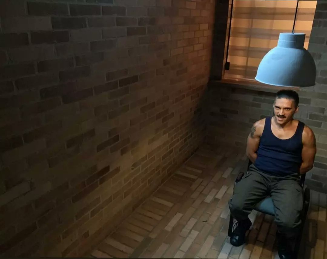 lareinadelflow0's tweet photo. Caronte en interrogatorio 🔥🔫👮🏻‍♂️

-

#lareinadelflow #lrdf #lareinadelflow2 #lrdf2 #pedrosuarez #caronte #lafirma #carlosfernandez #botero #angelbotero #comisariobotero https://t.co/TOypqxpxix