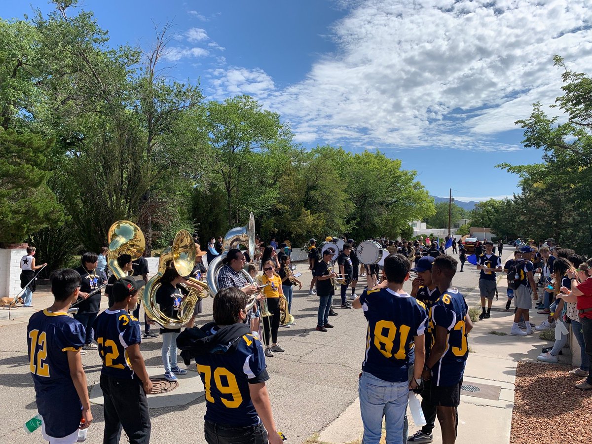 NMPED's tweet photo. Spotted by PED staffer in ABQ this morning - Go Hornets! #BackToSchoolNM https://t.co/OyaNzfE8mg