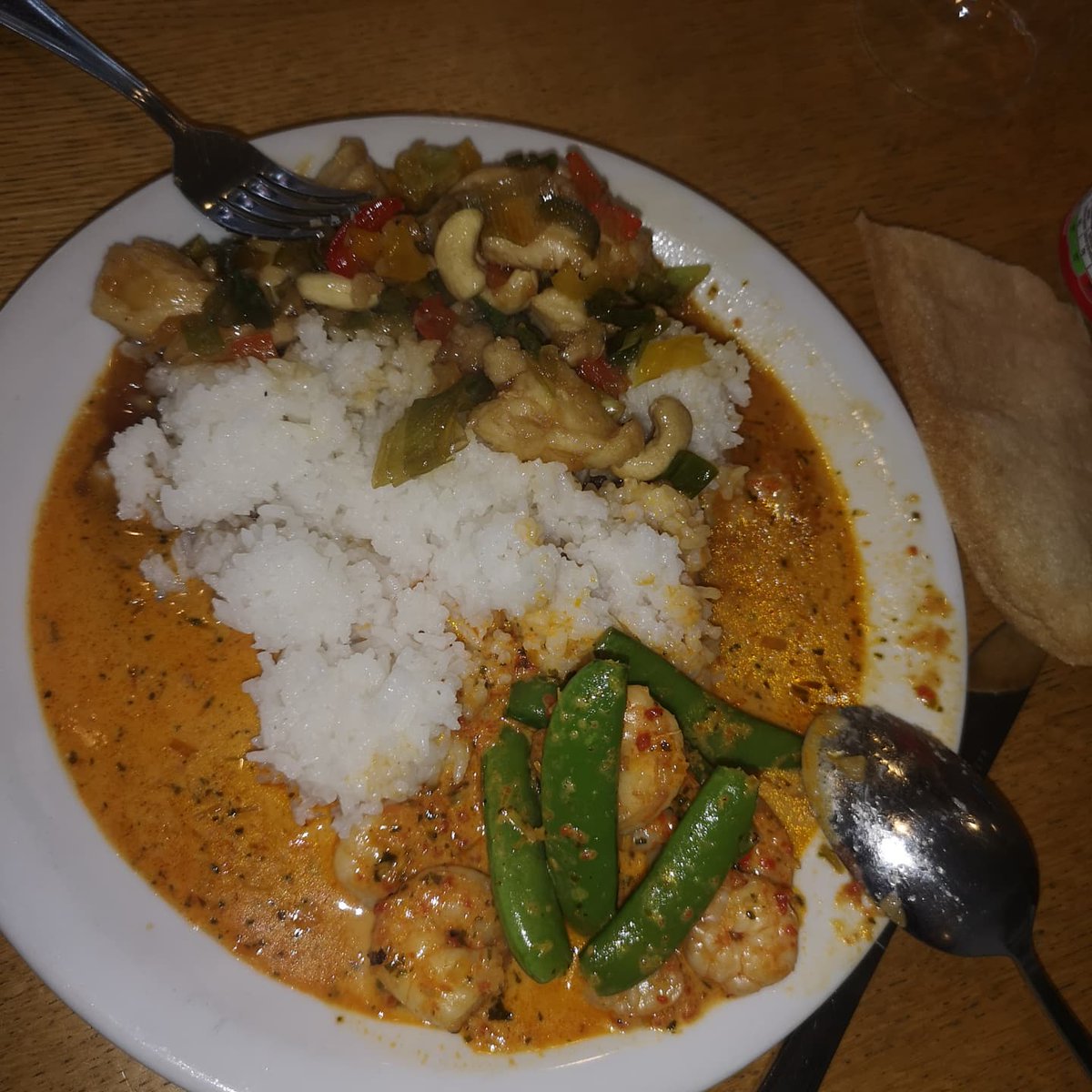 miccat2000's tweet photo. Thaise curry maken op de Brandweer 😍 https://t.co/4Ejh6lBhkR