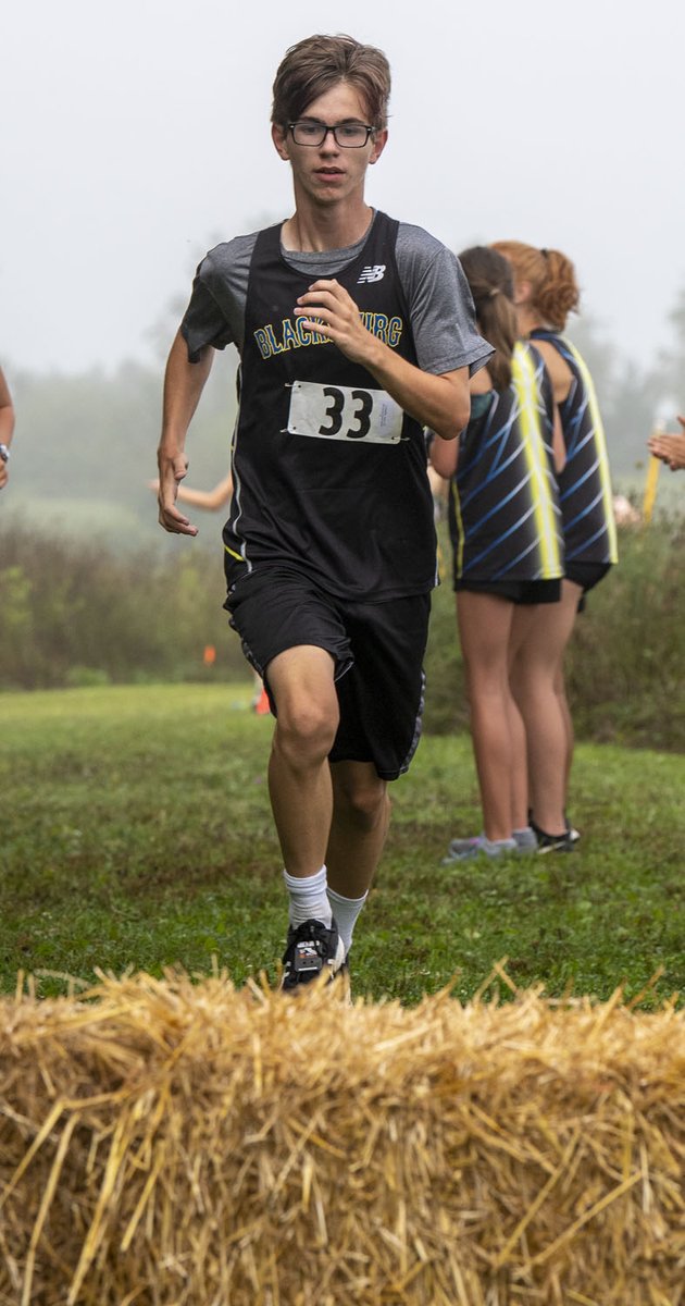 BruinsBMS's tweet photo. BMS Boys placed 2nd by just 1 point in the home Blacksburg Cross Country Meet. Lucas Holland won the 2K race with a time of 7:16.1 followed by Tyler Moll, Soren Anderson, Sam Farmer, and Patrick Dickhans, giving the team 29 points. https://t.co/SbmSYWjxA7