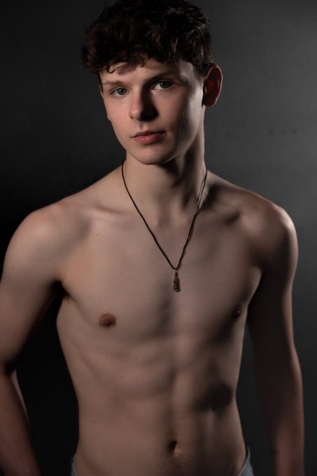 Who’s lookin to link? ?
#LGBTQ #gay #gayboy #twink #cashapp https://t.co/Z3OaB2U3TY