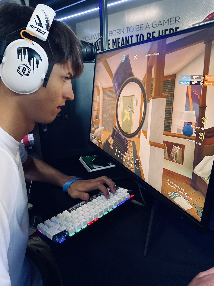 📣 Hc R6 Match 1 📣

<a href="/TheHceSports/">Hc eSports</a> vs <a href="/CoastalgamingT1/">Coastal Gaming 🌊</a> 

LIVE NOW!

📺 twitch.tv/agn__events